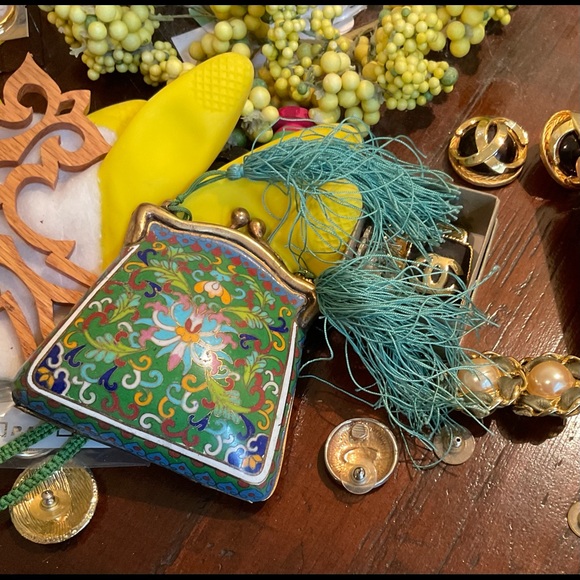 Vintage Enamel Purse - Picture 4 of 5